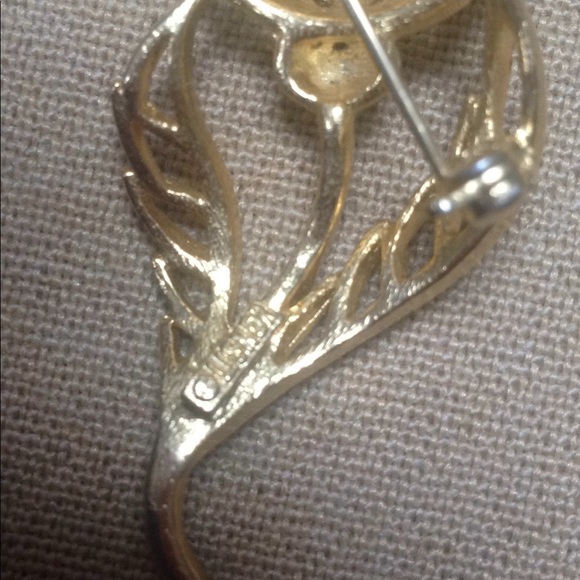 Vintage Lisner Flower Brooch Pin - Picture 3 of 3